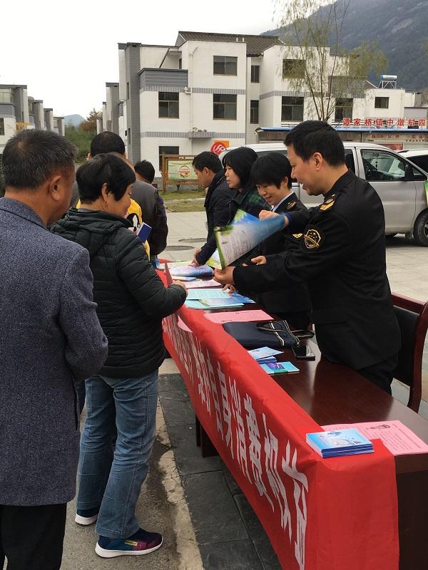 欲钱看高飞的鸟儿遇老鹰打一准确生肖,警惕虚假宣传落实,构建解答解释落实